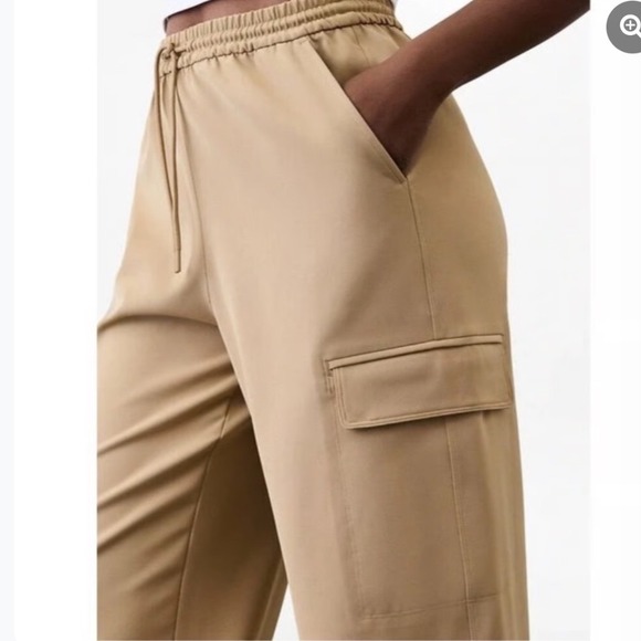 Athleta Promenade Wide Leg High Rise Cargo Pant Small - Picture 3 of 8